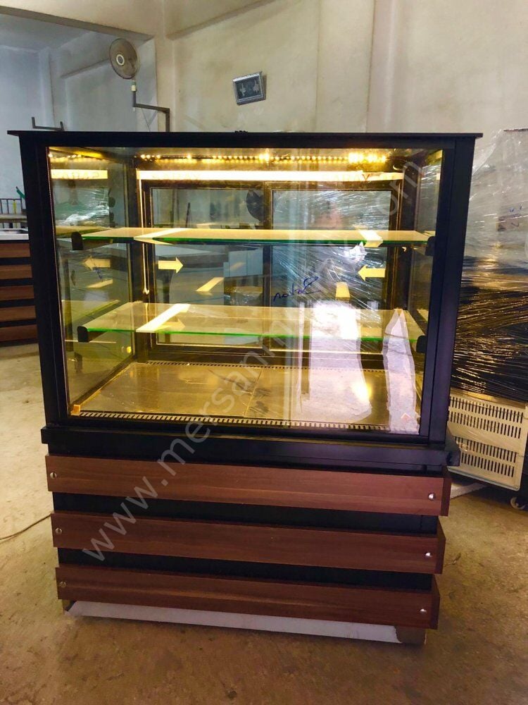 Pasta Dolabı Özel Tasarım Ahşap Dekorlu