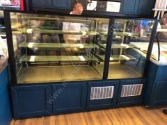 Kuru ve Yaş Pasta Dolabı