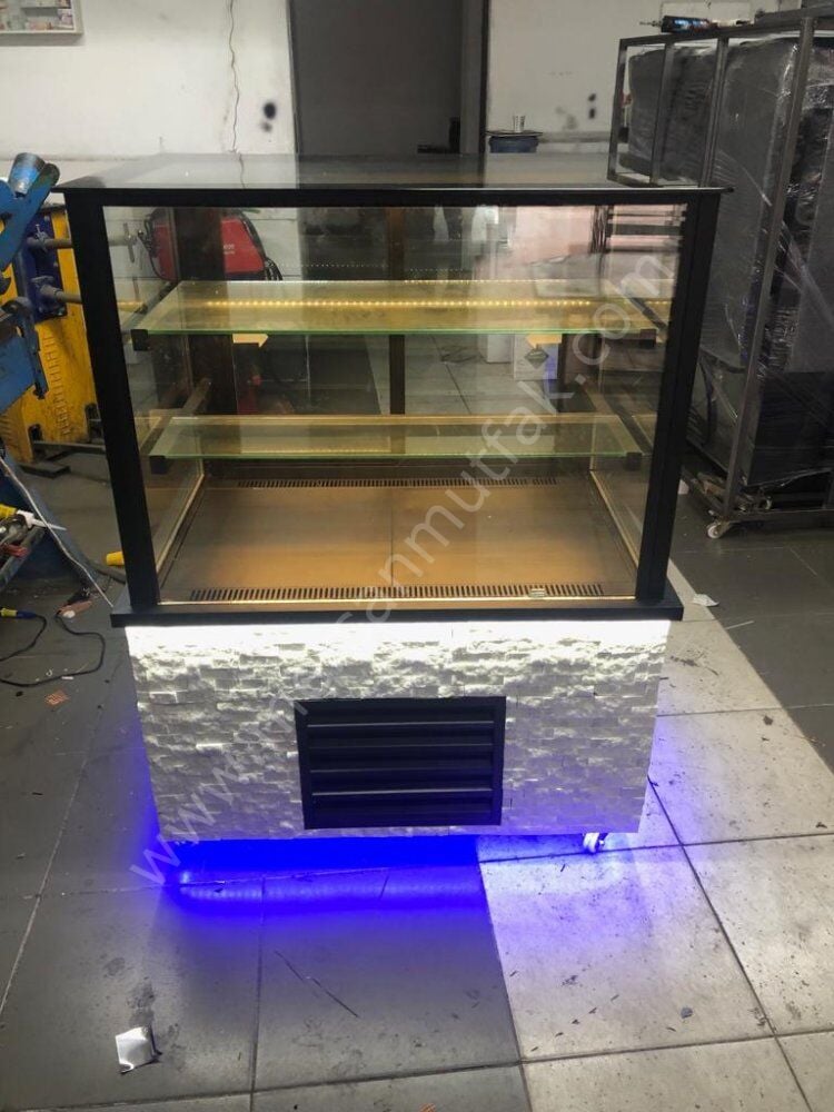 Pasta Dolabı Mavi Işıklı Taş Dekor