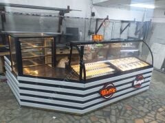 Waffle Kumpir ve Pasta Dolabı