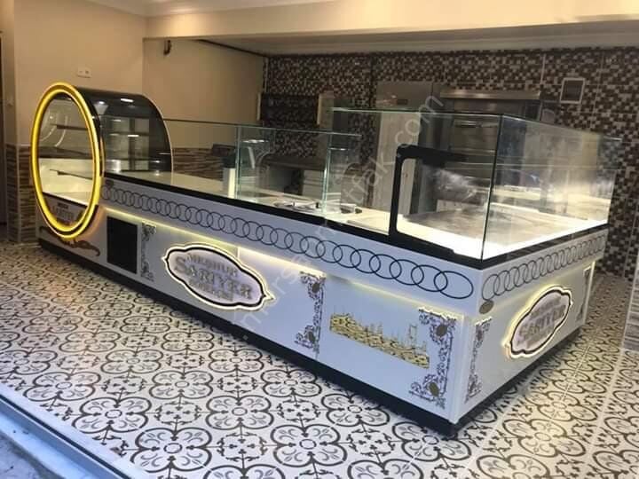 Böreklik ve Pasta Tezgahı