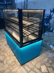 Kuru Pasta Teşhir Dolabı
