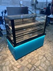 Kuru Pasta Teşhir Dolabı