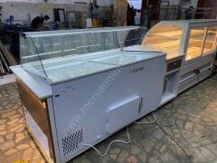 Pasta ve Dondurma Dolabı Ahşap Model