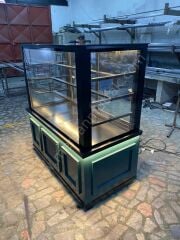 Kuru Pasta Teşhir Dolabı