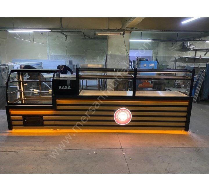 Böreklik ve Pasta Dolabı