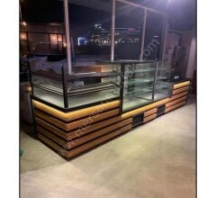 Baklava Teşhir Tezgahı ve Pasta Reyonu