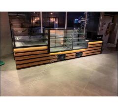 Baklava Teşhir Tezgahı ve Pasta Reyonu