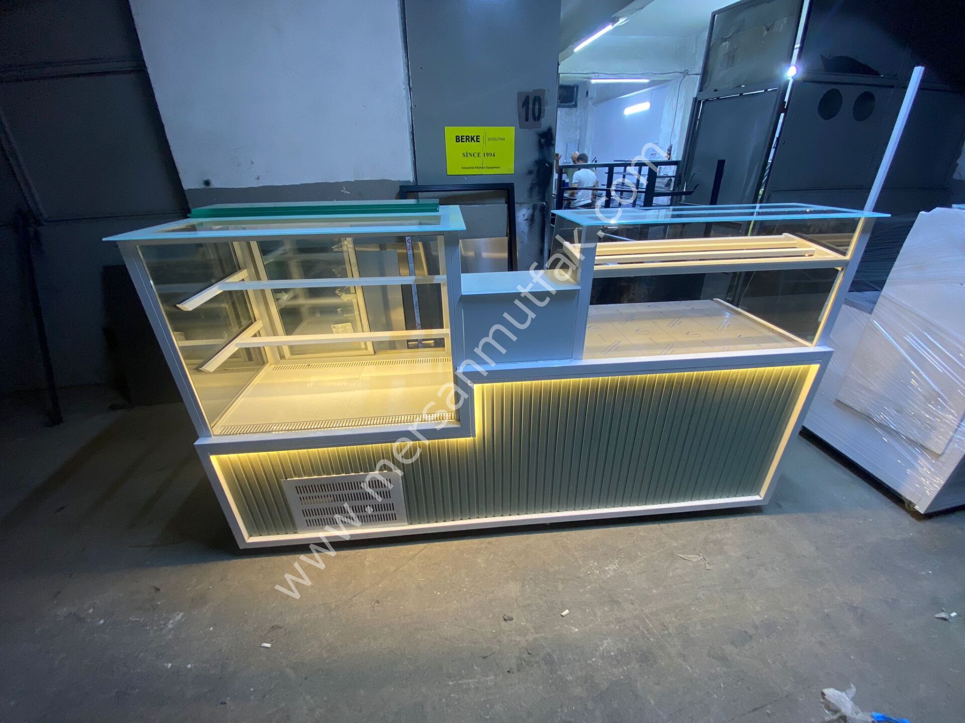 Pasta Tatlı Dolabı ve Böreklik Tezgahı MRSN-99