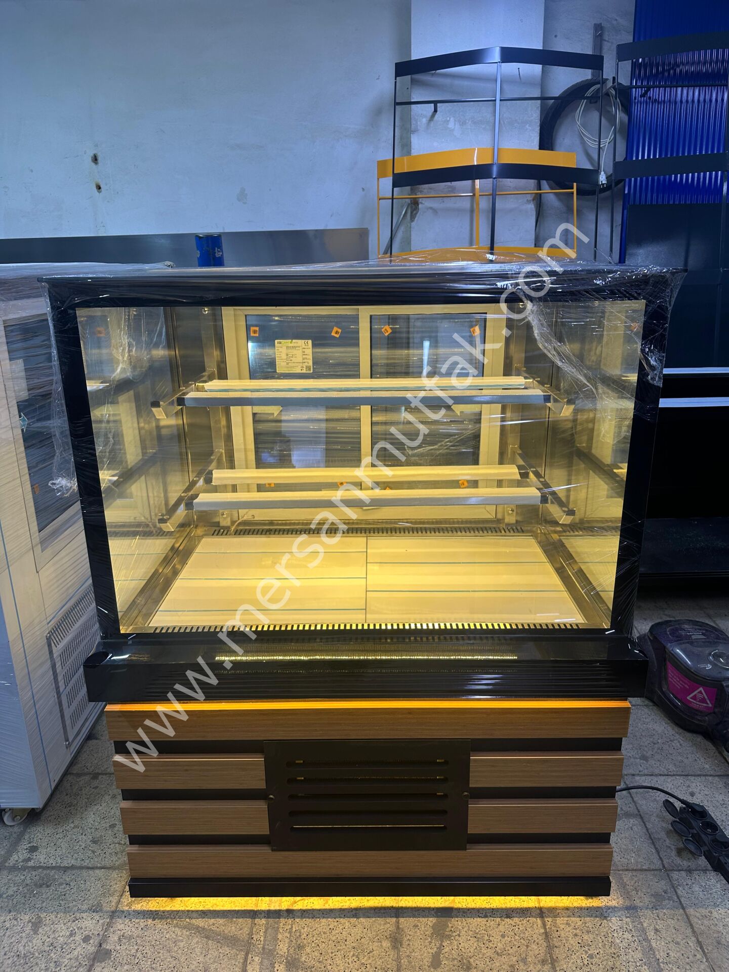 Pasta Tatlı Teşhir Dolabı MRSN-114