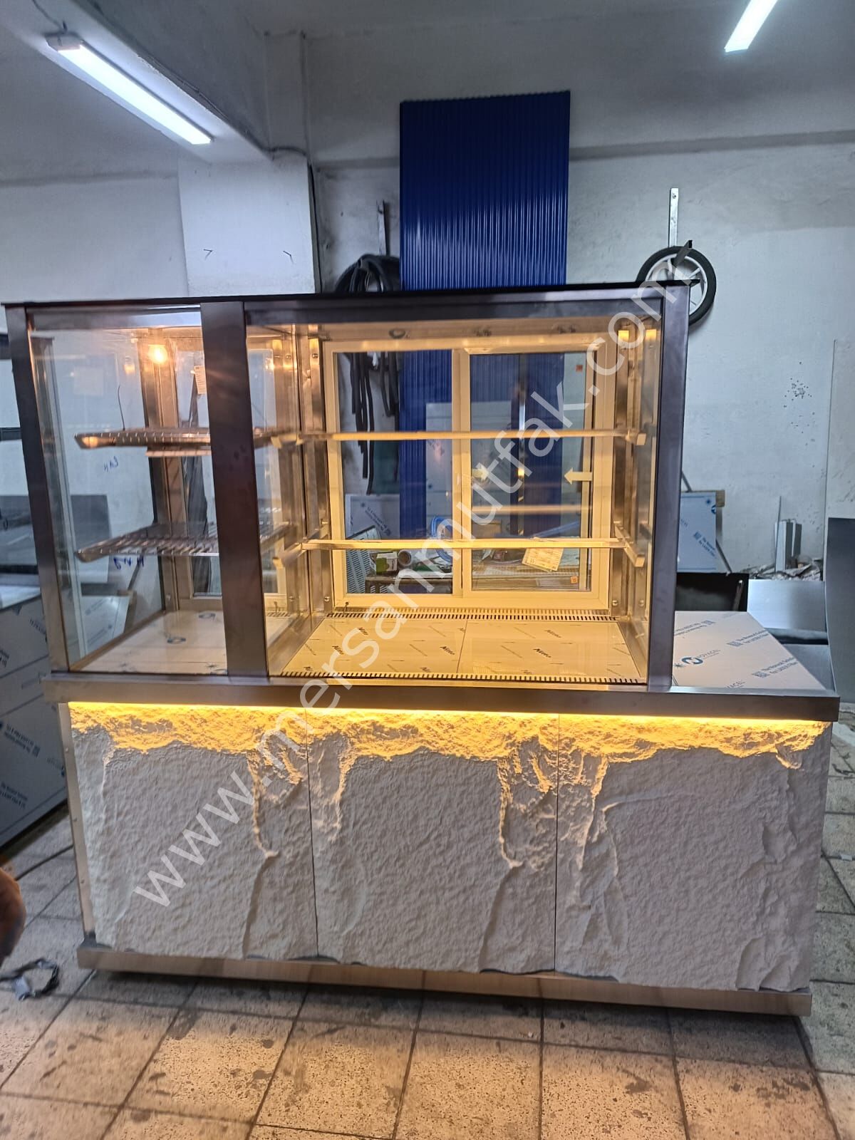 Kule Tipi Kuru ve Yaş Pasta Dolabı  MRSN-169